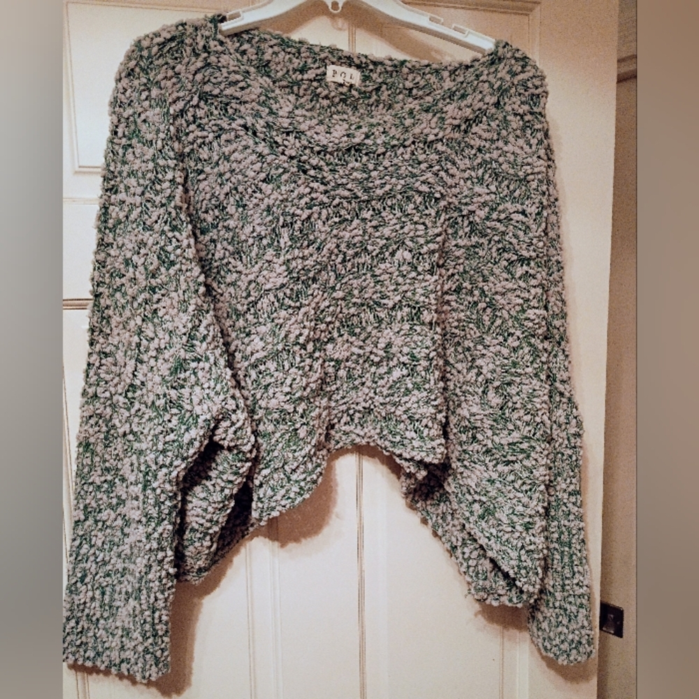 POL Super soft-Textured Sage Green and Cream Cropped Sweater SZL
